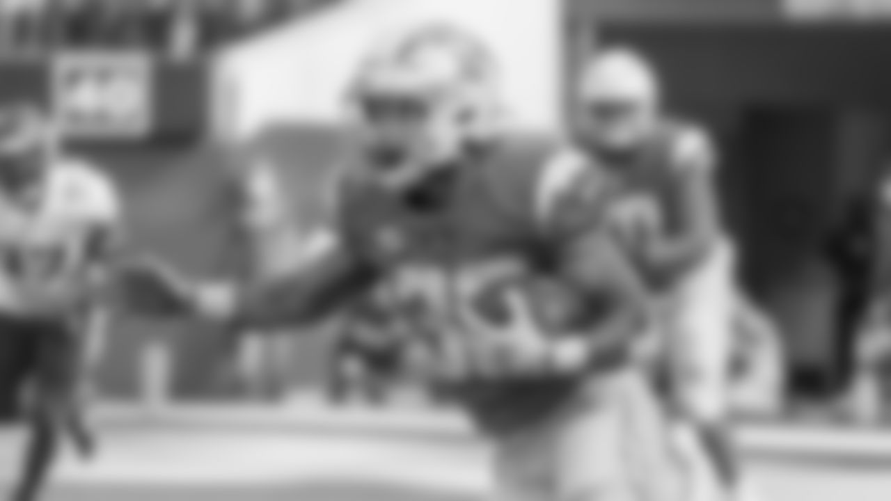21TopShots_Ekeler_029