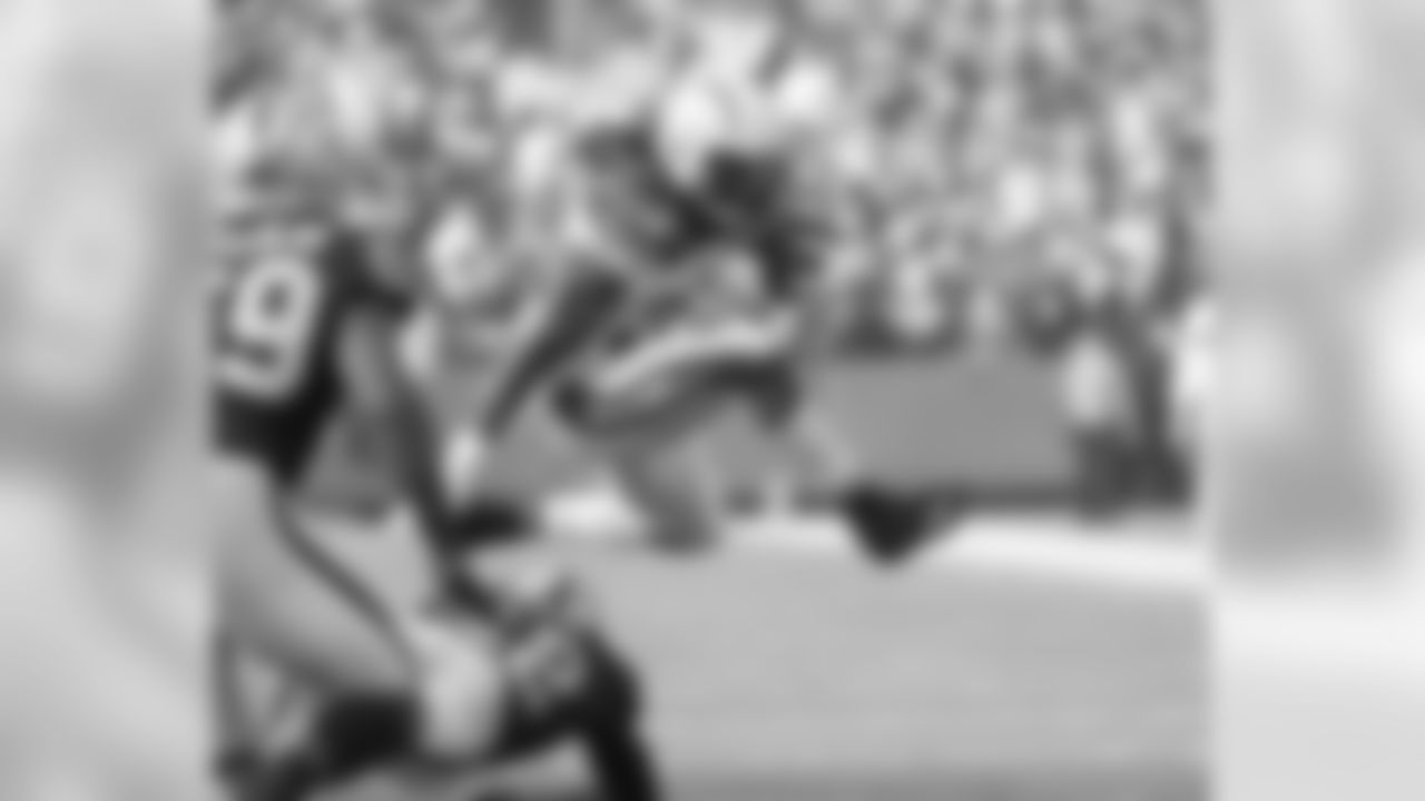 Los Angeles Chargers vs Oakland Raiders at Oakland Alameda Coliseum on Sunday, November 11, 2018 in Oakland, CA. Final score: LAC 20 - OAK 6