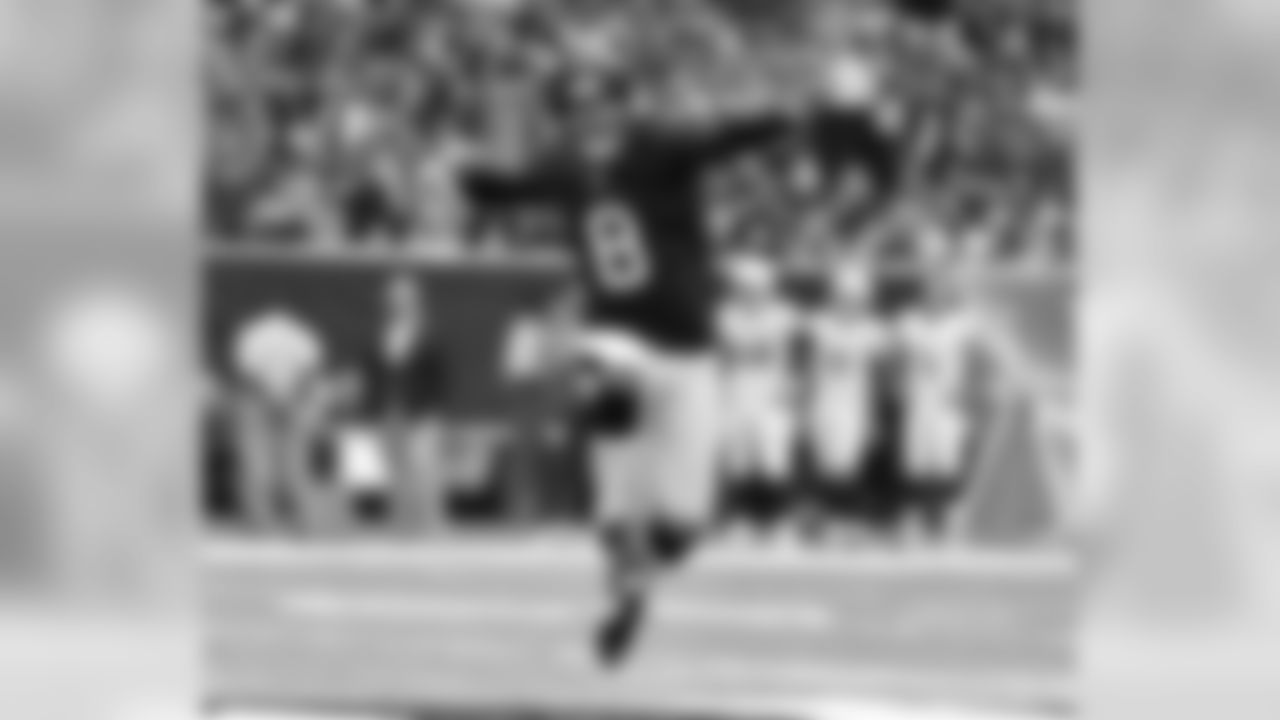 Houston Texans kicker Nick Novak (8) celebrates a 40-yard field goal during the first half of an NFL football game against the Tennessee Titans, Sunday, Oct. 2, 2016, in Houston. (AP Photo/Eric Christian Smith)