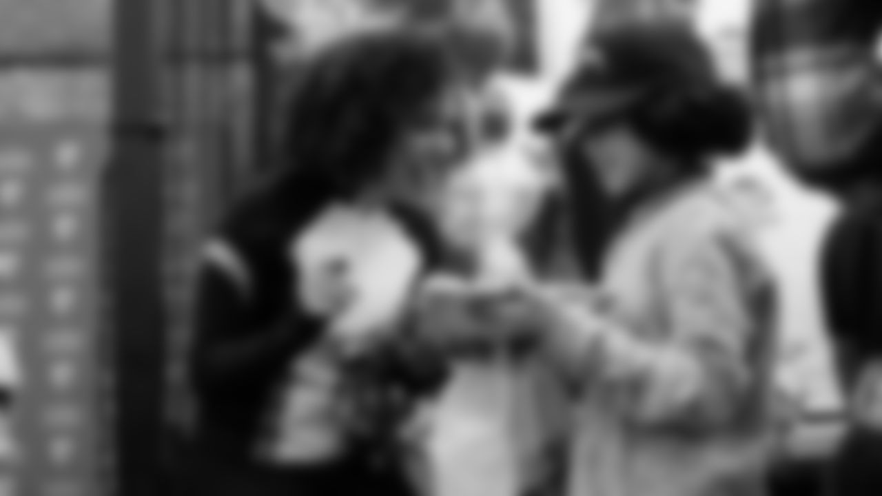 191203_ShoeGiveaway_CME_042
