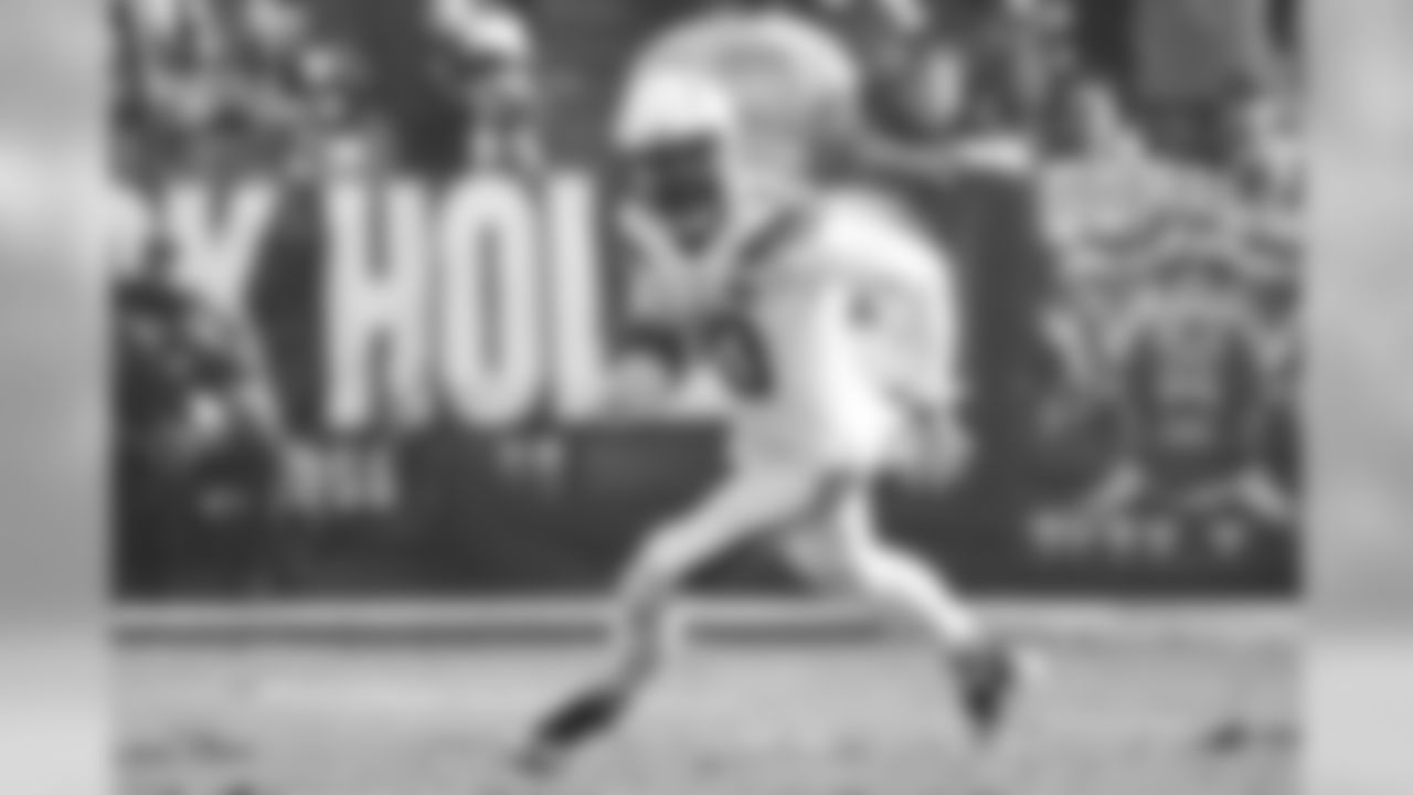 Los Angeles Chargers vs Oakland Raiders at Oakland Alameda Coliseum on Sunday, November 11, 2018 in Oakland, CA. Final score: LAC 20 - OAK 6