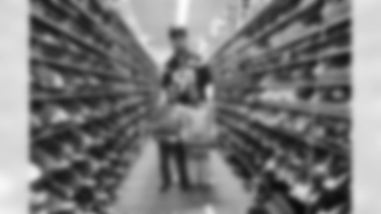 092016_shoe_drive_080.jpg