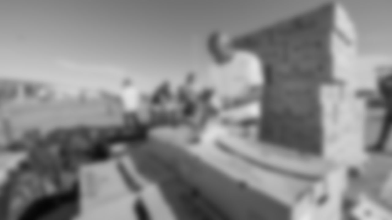 221122_TurkeyGiveaway_TN_078
