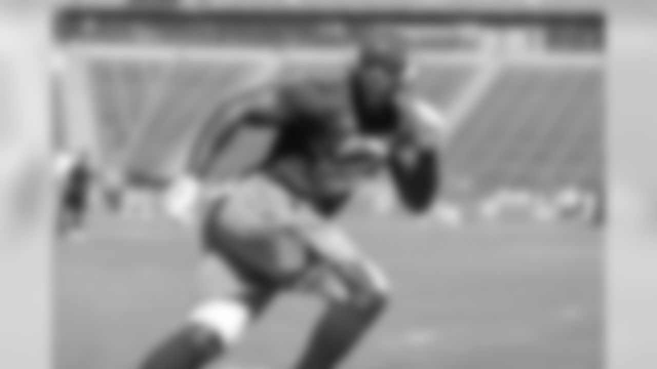 Jatavis Brown warms up at ROKiT Field at StubHub Center before the Bolts face the Kansas City Chiefs in the season opener