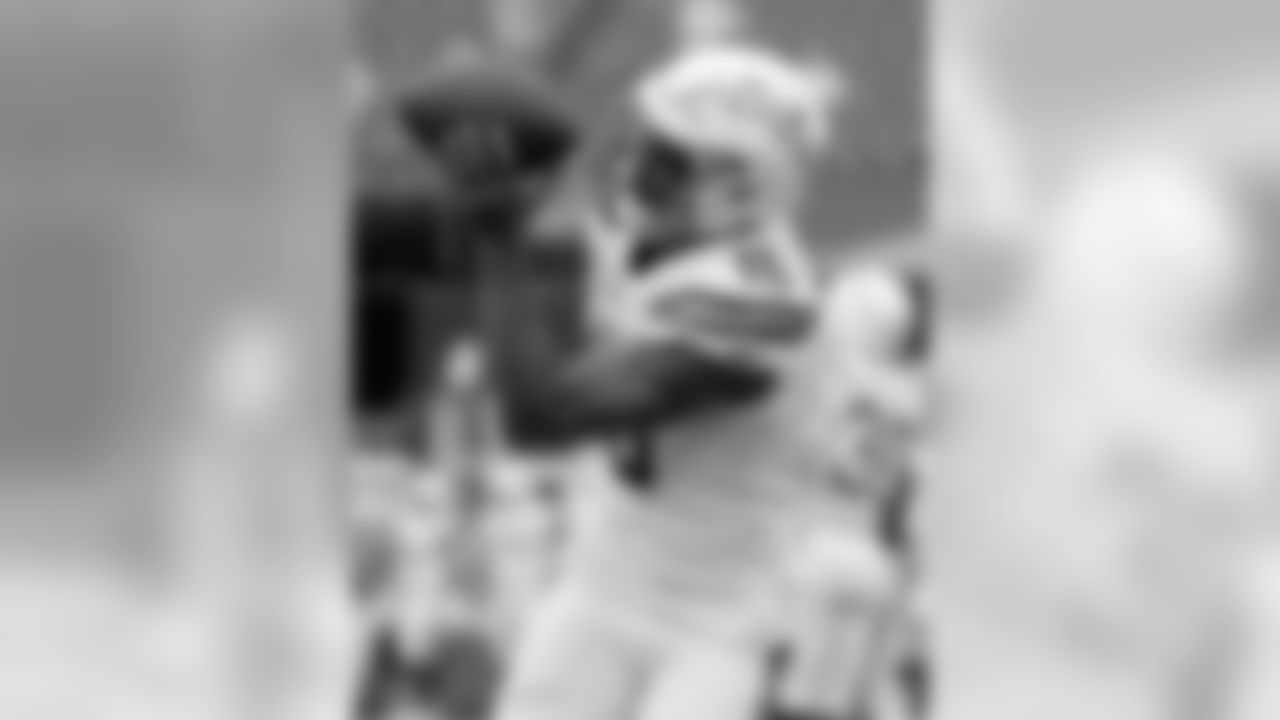 Los Angeles Chargers wide receiver Tyrell Williams warms up before an NFL football game against the New England Patriots, Sunday, Oct. 29, 2017, in Foxborough, Mass. (AP Photo/Steven Senne)