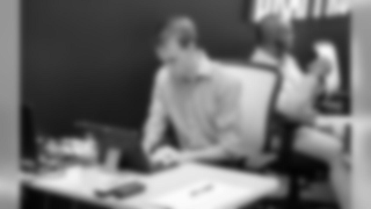 042519_Draft_Room_017