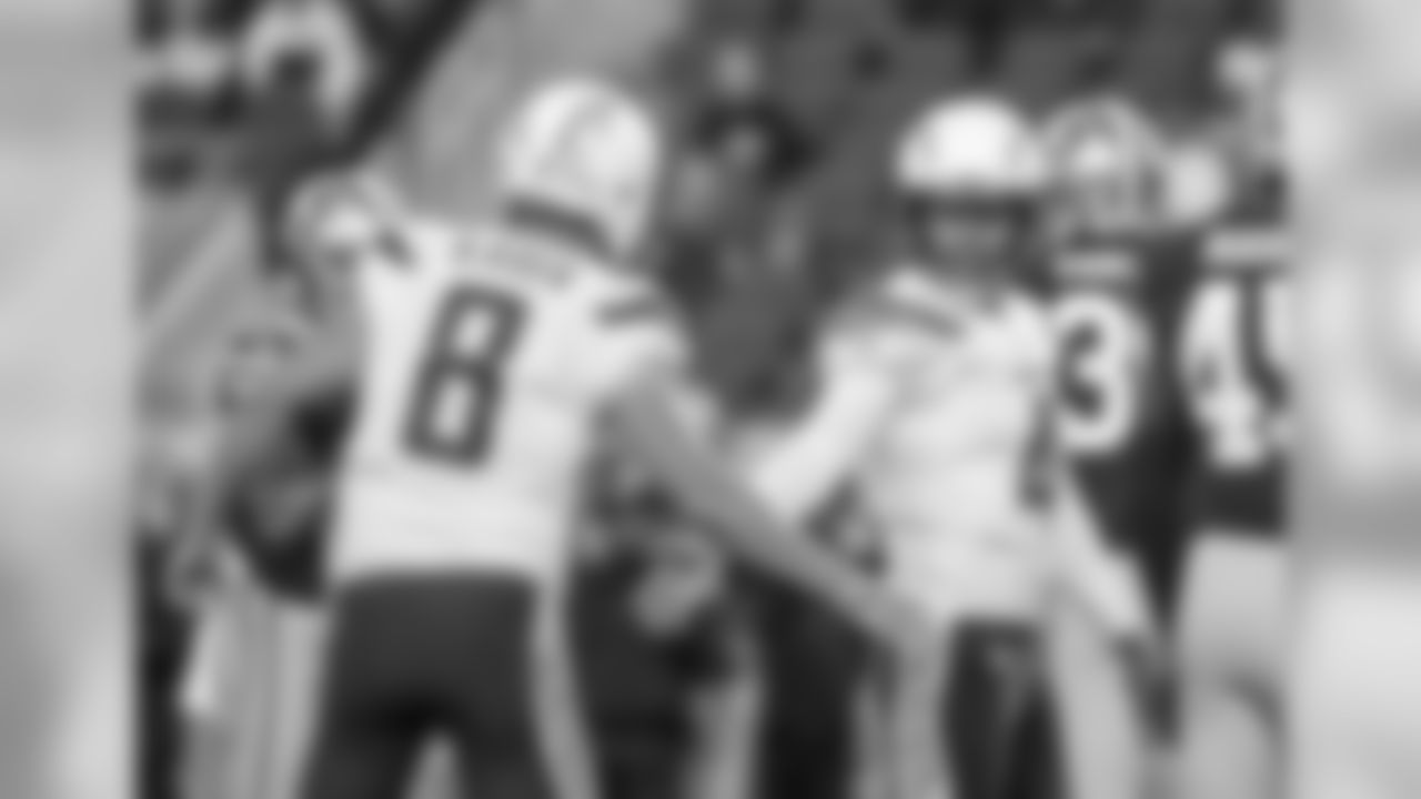 Roberto Aguayo celebrates with Drew Kaser after kicking a field goal against the San Francisco 49ers. (AP Photo/Tony Avelar)