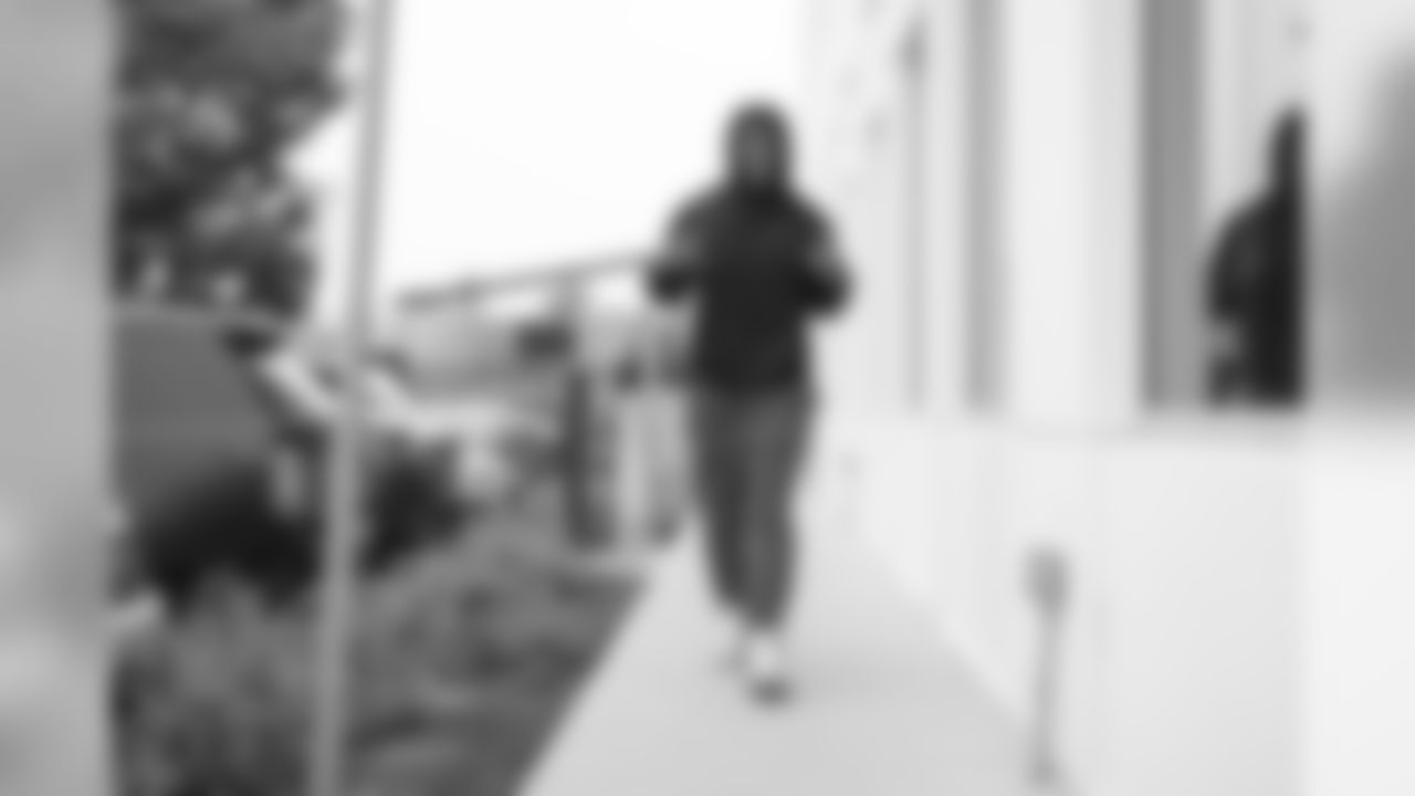 041519_Player_Arrivals_012
