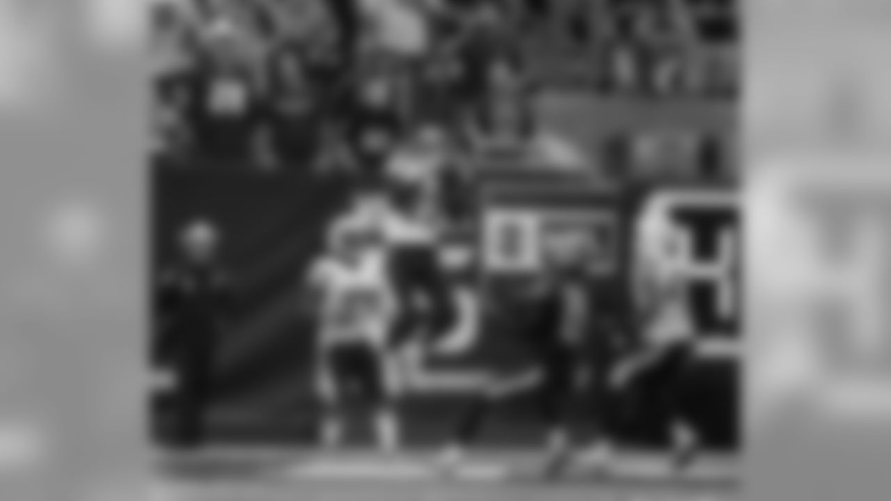 112816_sdvshou_mn_404.jpg