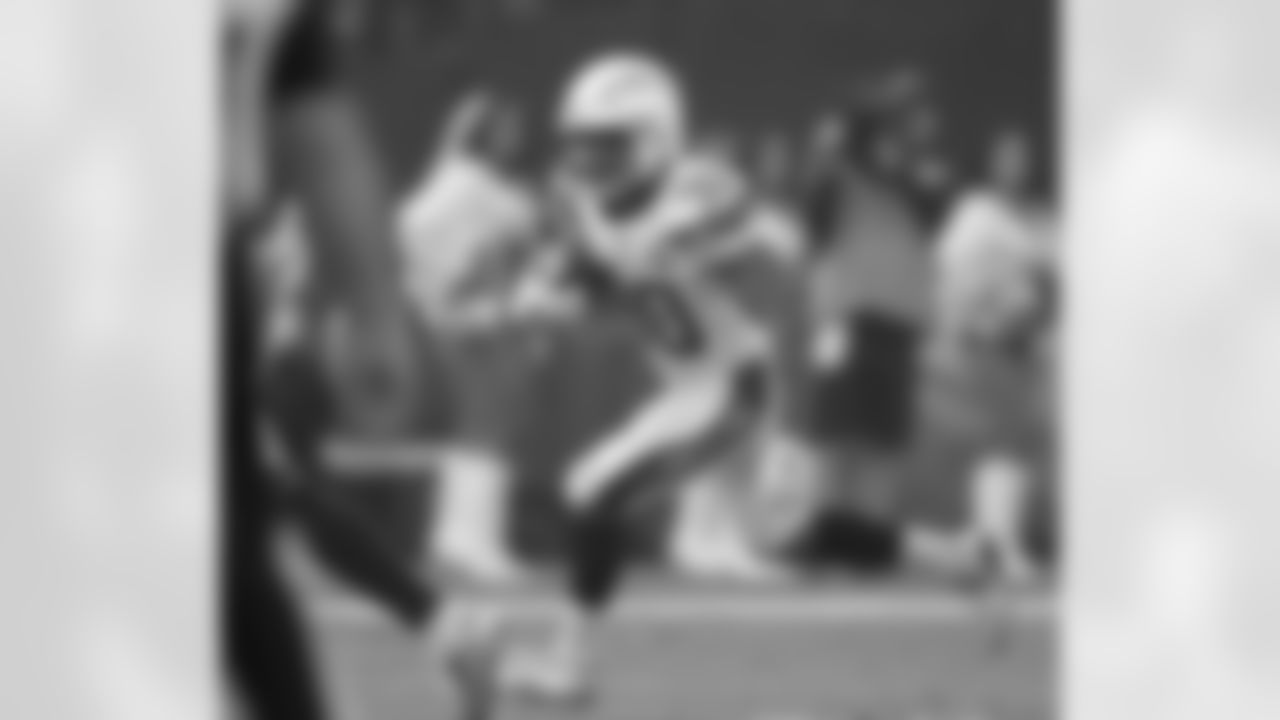 Los Angeles Chargers vs Oakland Raiders at Oakland Alameda Coliseum on Sunday, November 11, 2018 in Oakland, CA. Final score: LAC 20 - OAK 6
