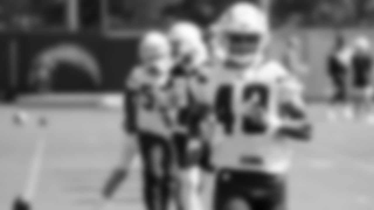 1017_CME_019-10