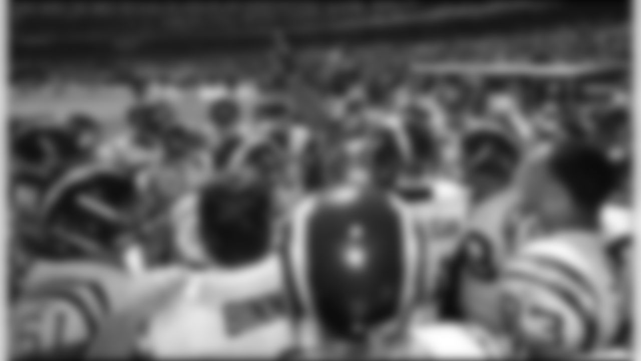 Led by yet another huge day from LaDainian Tomlinson, the Chargers picked up their fourth-straight win over the rival Raiders at McAfee Coliseum Sunday. The Bolts evened their record at 3-3 with the 27-14 victory. (Photo: Chargers.com/Mike Nowak)