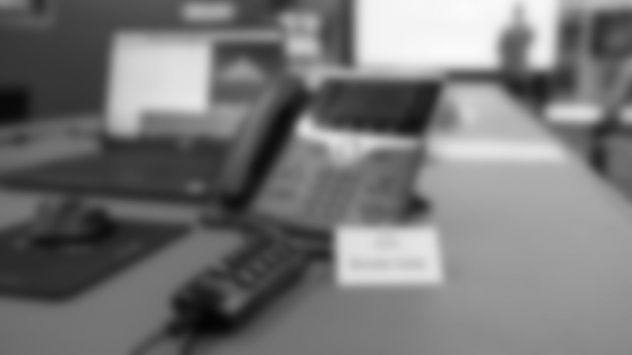 220428_DraftRoomGallery_005