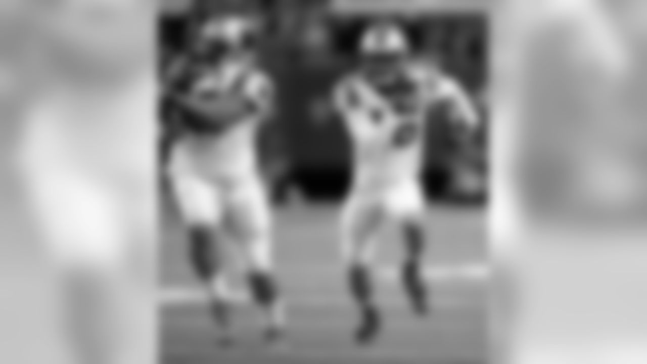 13_wr_philly_brown.jpg