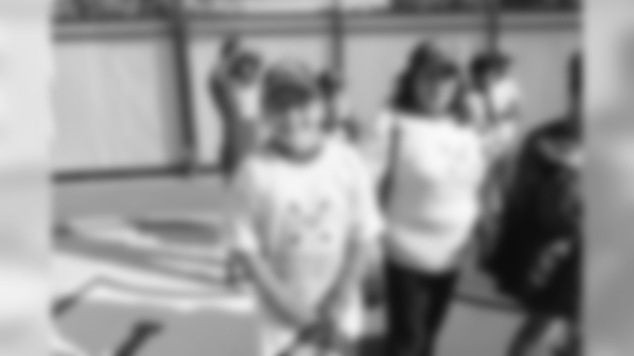 122018_Haywards_Hands087