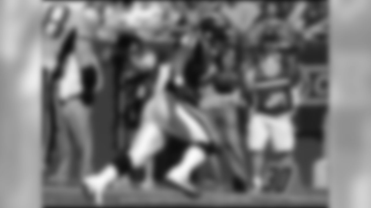 The San Diego Chargers offense took full advantage of the depleted New England Patriots defense en route to a dominating 41-17 victory. (Chargers.com/Mike Nowak)