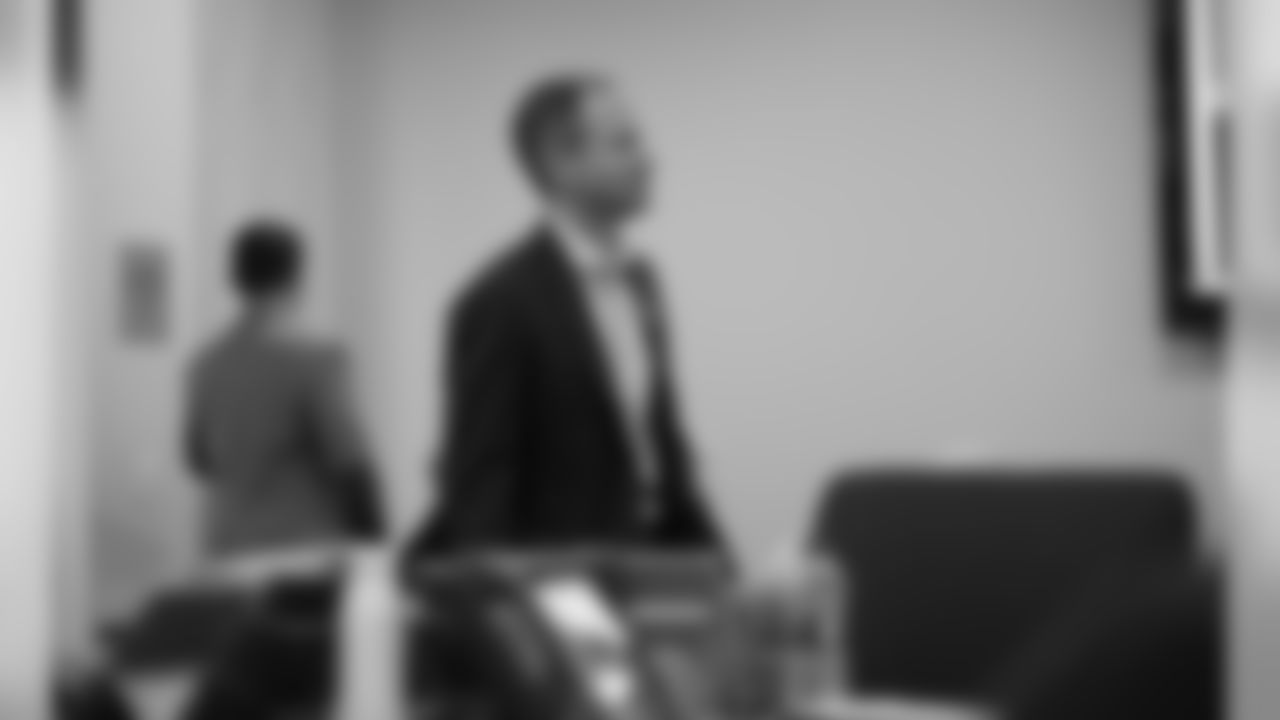 042618_draft_room_008.jpg