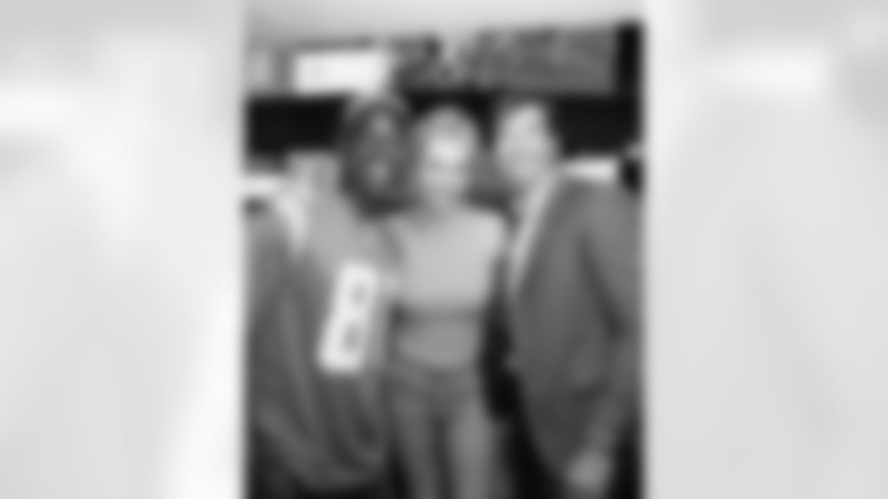 Sterling K. Brown, Rebecca Romijn, Jerry O'Connell