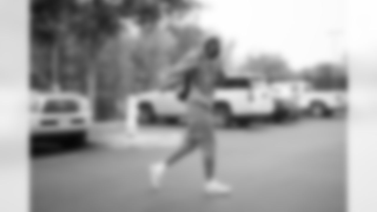 041519_Player_Arrivals_025
