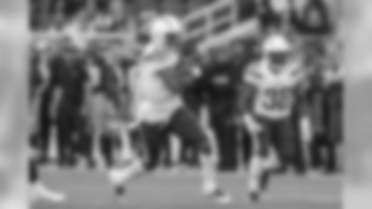 Geno Smith runs downfield against the San Francisco 49ers during the last preseason game.