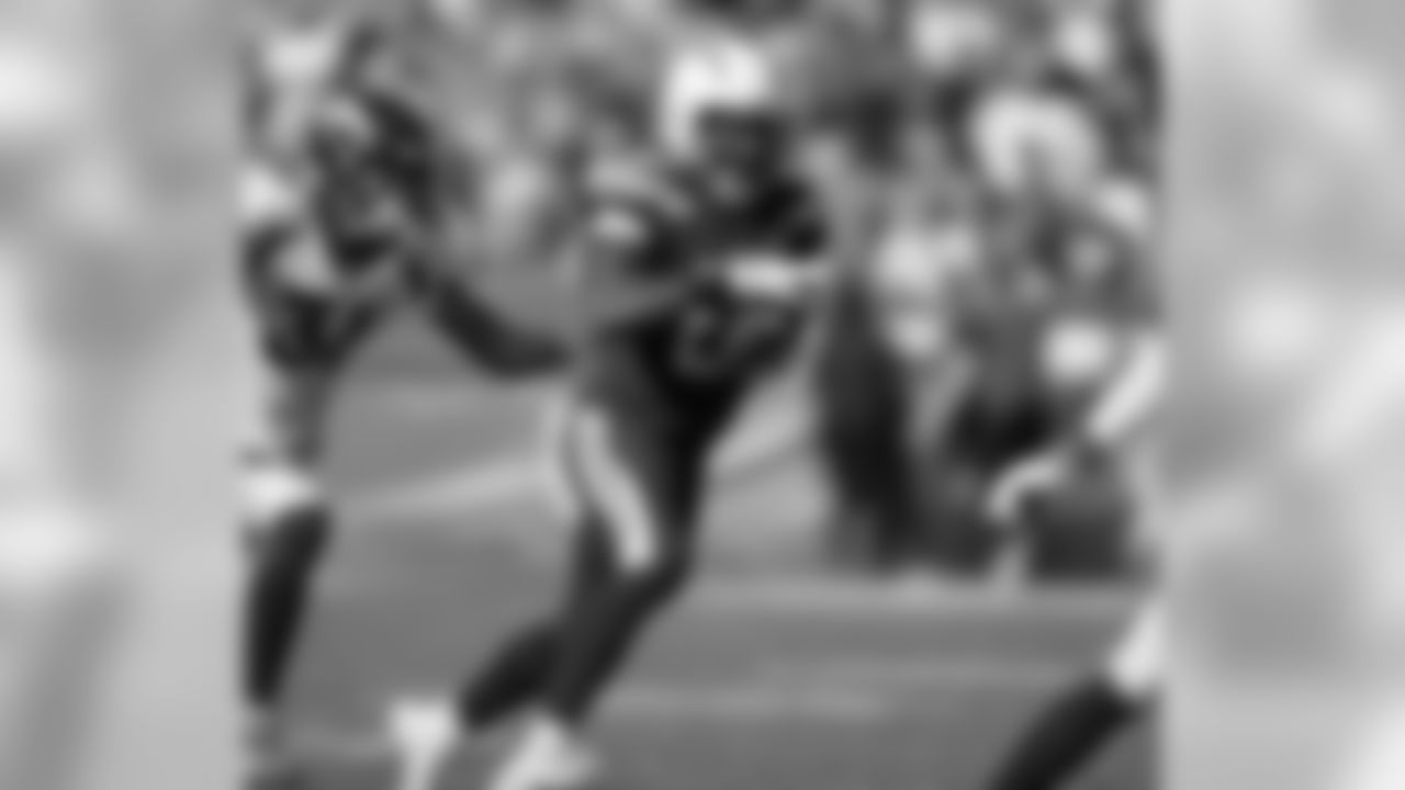 Virgil Green makes a reception during Week 11's Salute to Service game versus the Denver Broncos on Sunday, November 18, 2018 at StubHub Center.