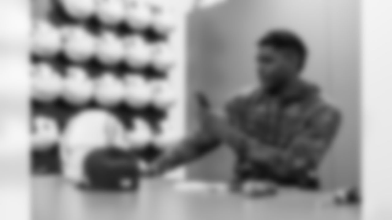 The Chargers 2023 rookie class gets fitted for their gear