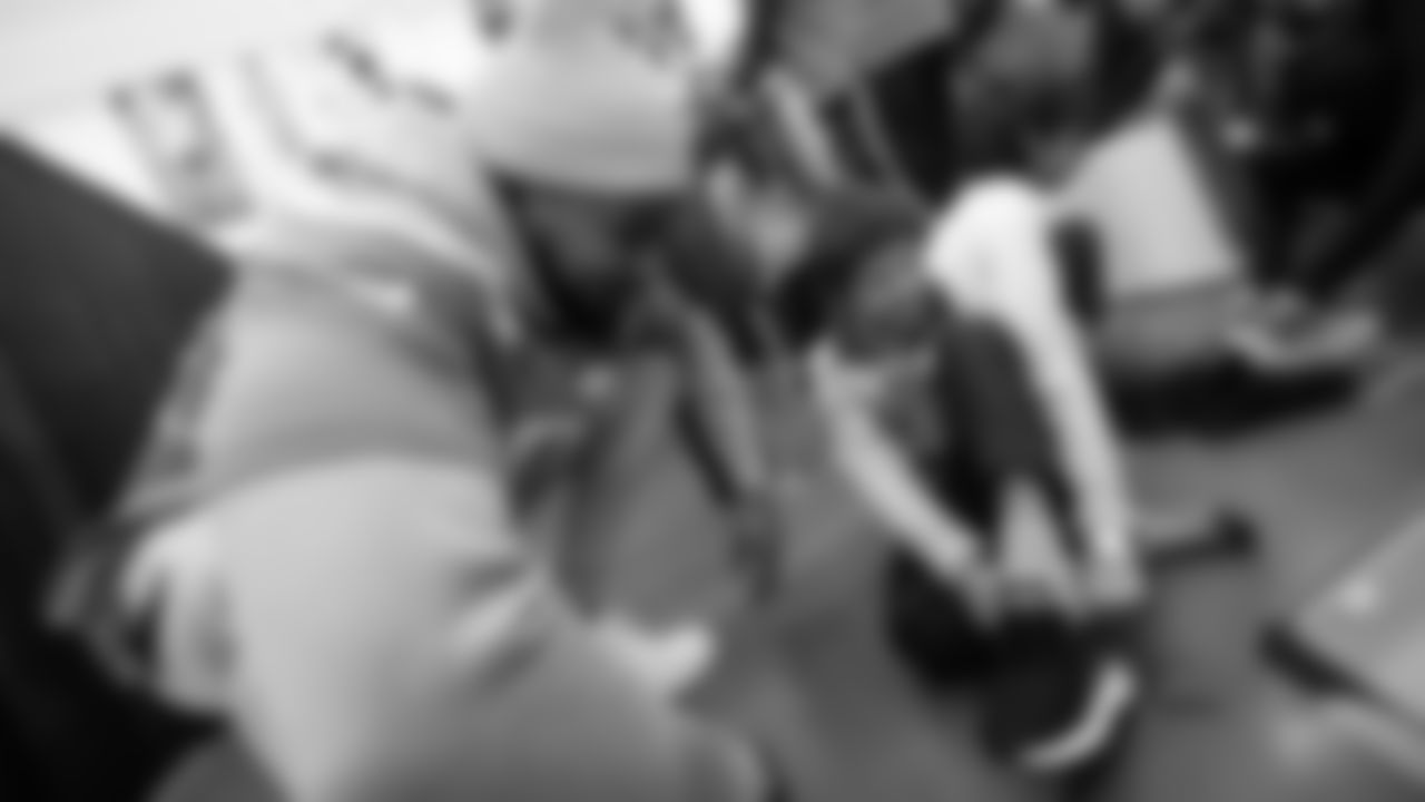 191203_ShoeGiveaway_CME_026