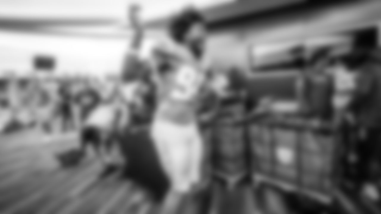 211022_LockerRoom_047