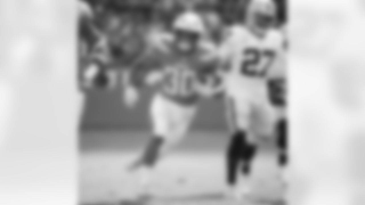 Austin Ekeler runs downfield for a 44-yard touchdown during the Week 5 matchup against the Oakland Raiders at ROKiT Field at StubHub Center.