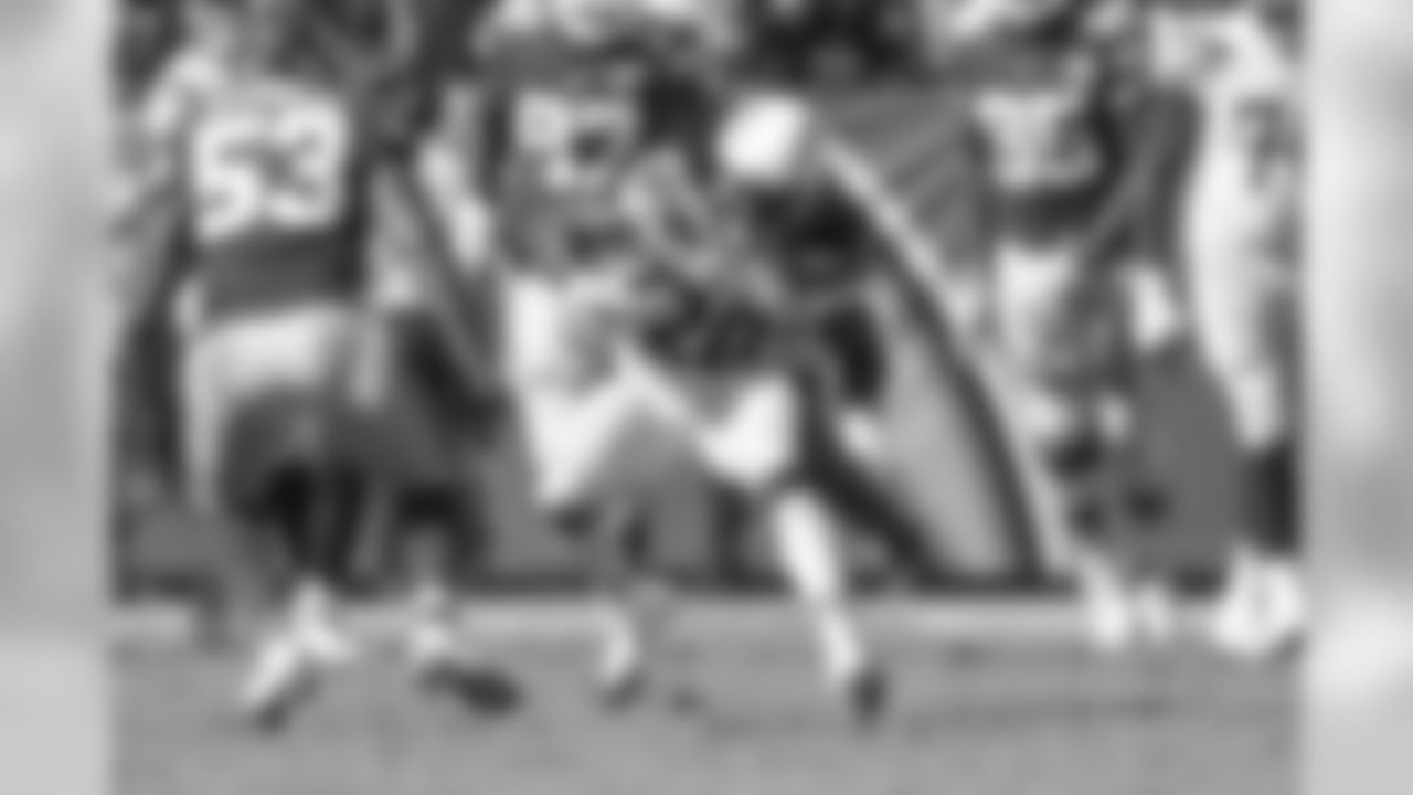 Melvin Gordon runs downfield against the Kansas City Chiefs in the season opener from ROKiT Field at StubHub Center.