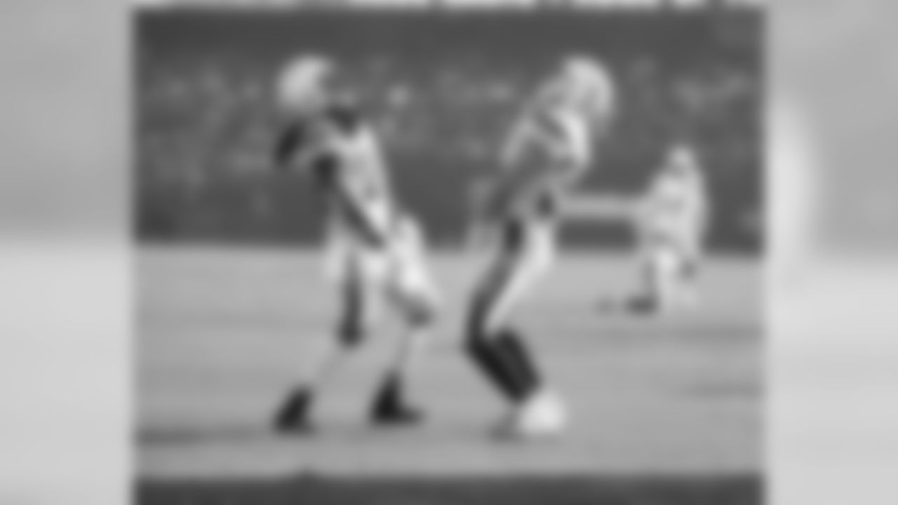 Los Angeles Chargers vs Oakland Raiders at Oakland Alameda Coliseum on Sunday, November 11, 2018 in Oakland, CA. Final score: LAC 20 - OAK 6