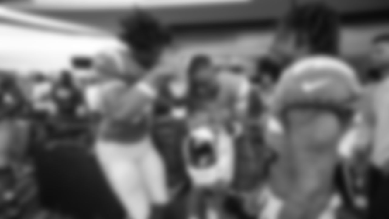 211022_LockerRoom_046