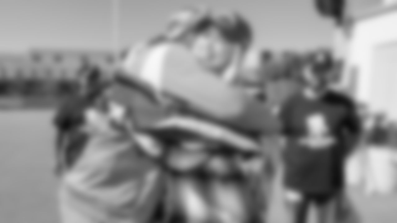221103_WoundedWarriorVisit_TN_027