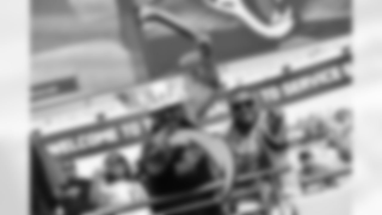 111217_lacvsjax_106.jpg