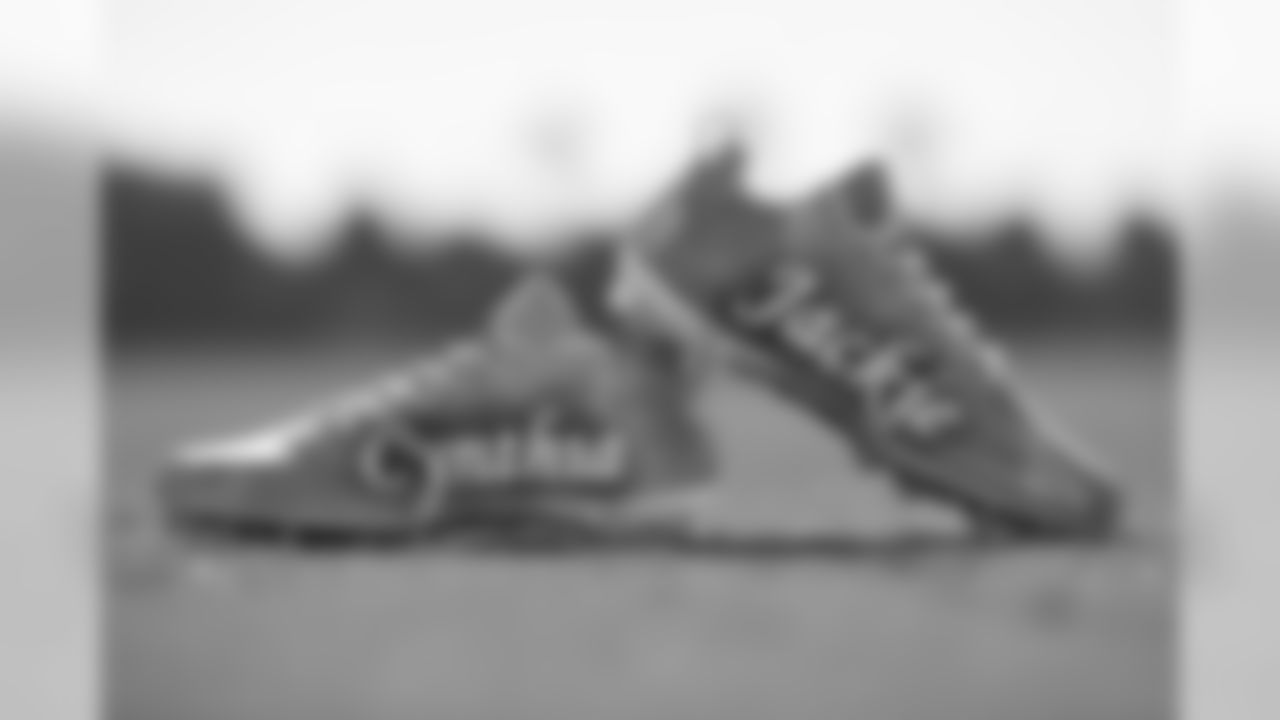 112117_cleats_029.jpg