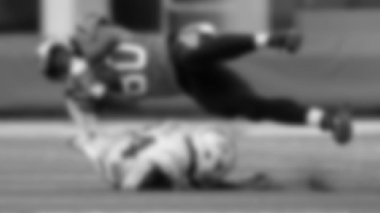 TopShots20_Tackles_011