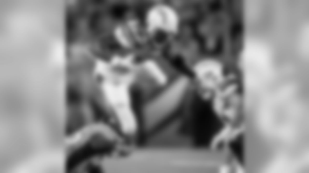 091117_lacvsden_440.jpg