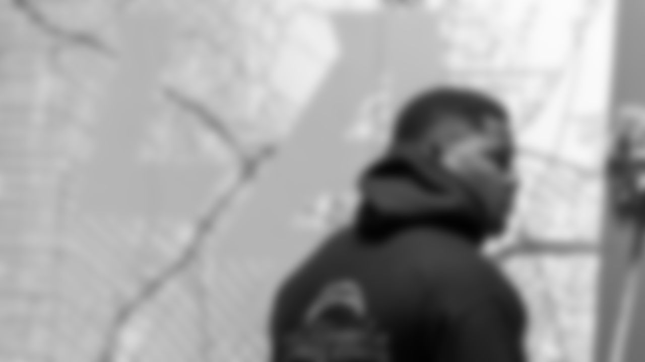 220316_KhalilMack_Studio_MN_002