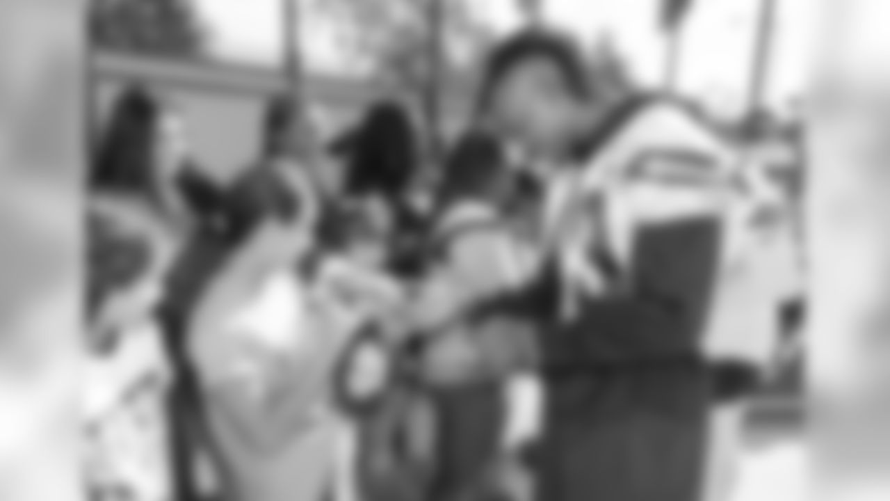 122018_Haywards_Hands027
