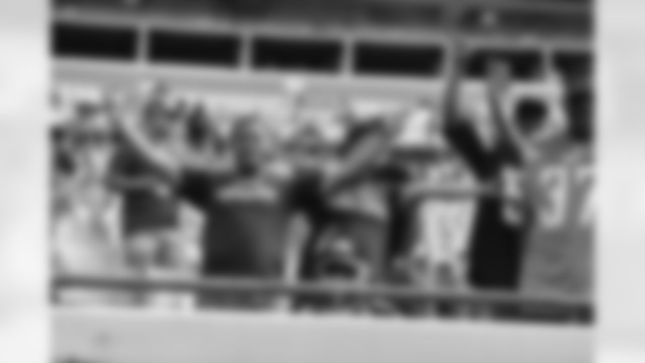 111217_lacvsjax_100.jpg