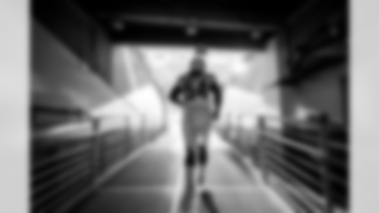 Melvin Ingram takes the field at University of Phoenix Stadium for the Chargers' first preseason game versus the Arizona Cardinals.