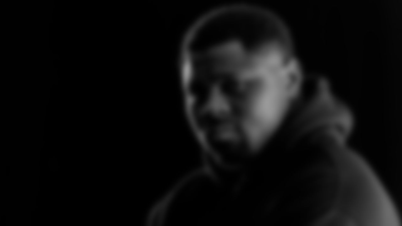 220316_KhalilMack_Studio_MN_028