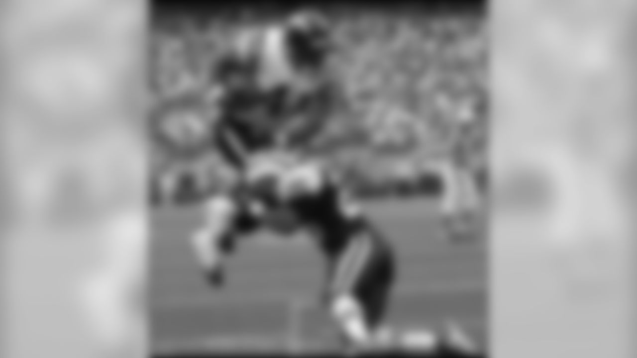 A last minute stand at the Meadowlands gave the Chargers their fifth win of the season. The Bolts stopped New York four times inside their own 10-yard line to preserve a 31-26 victory.