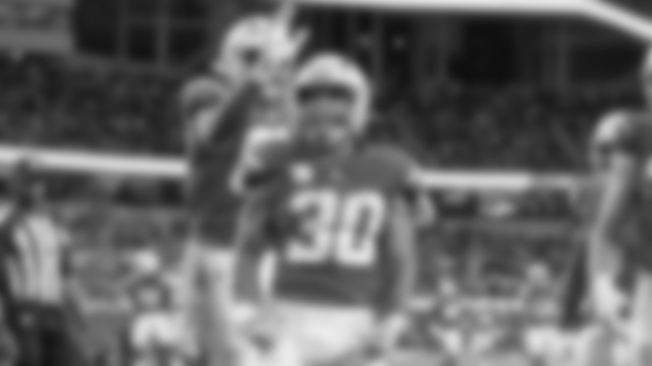 21TopShots_Ekeler_033