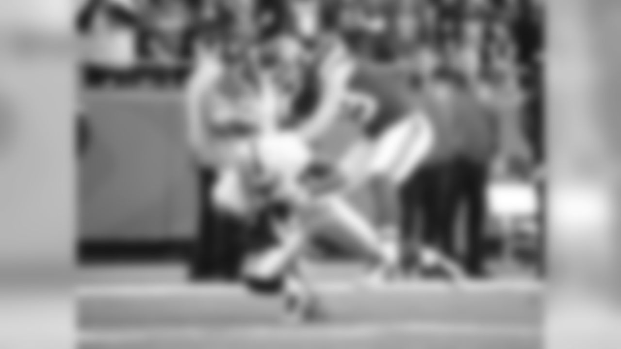 Kansas City Chiefs defensive back Daniel Sorensen (49)