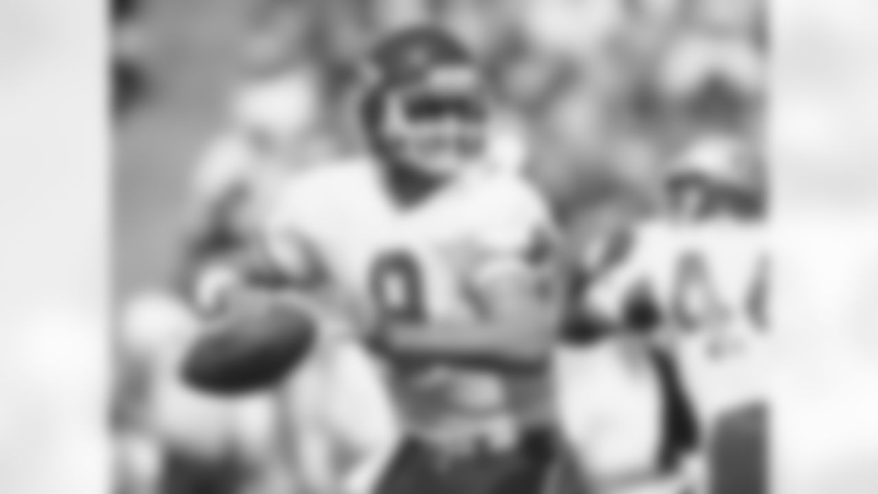 Leading Passer
Bill Kenney, 181/338, 53.6 percent, 2,536 yards, 17 touchdowns and nine interceptions; 83.6 QBR