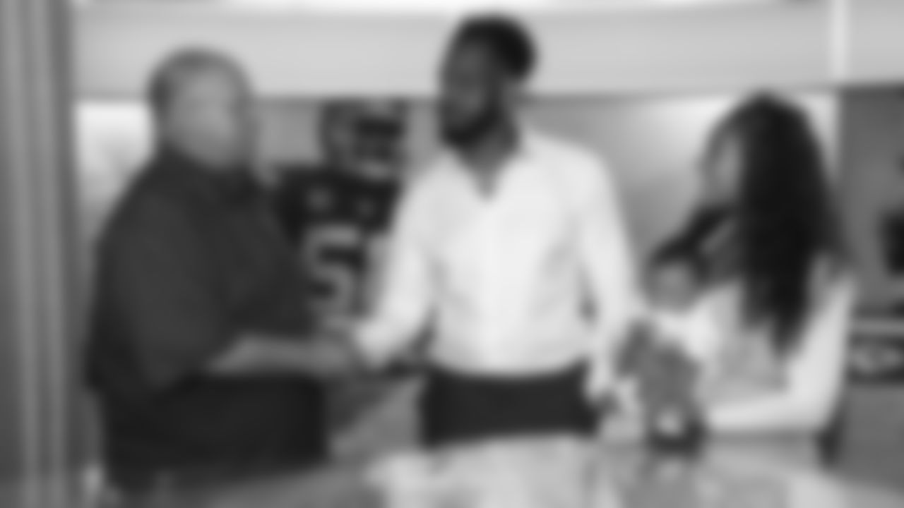 007_2019_DJ_Signing_1D