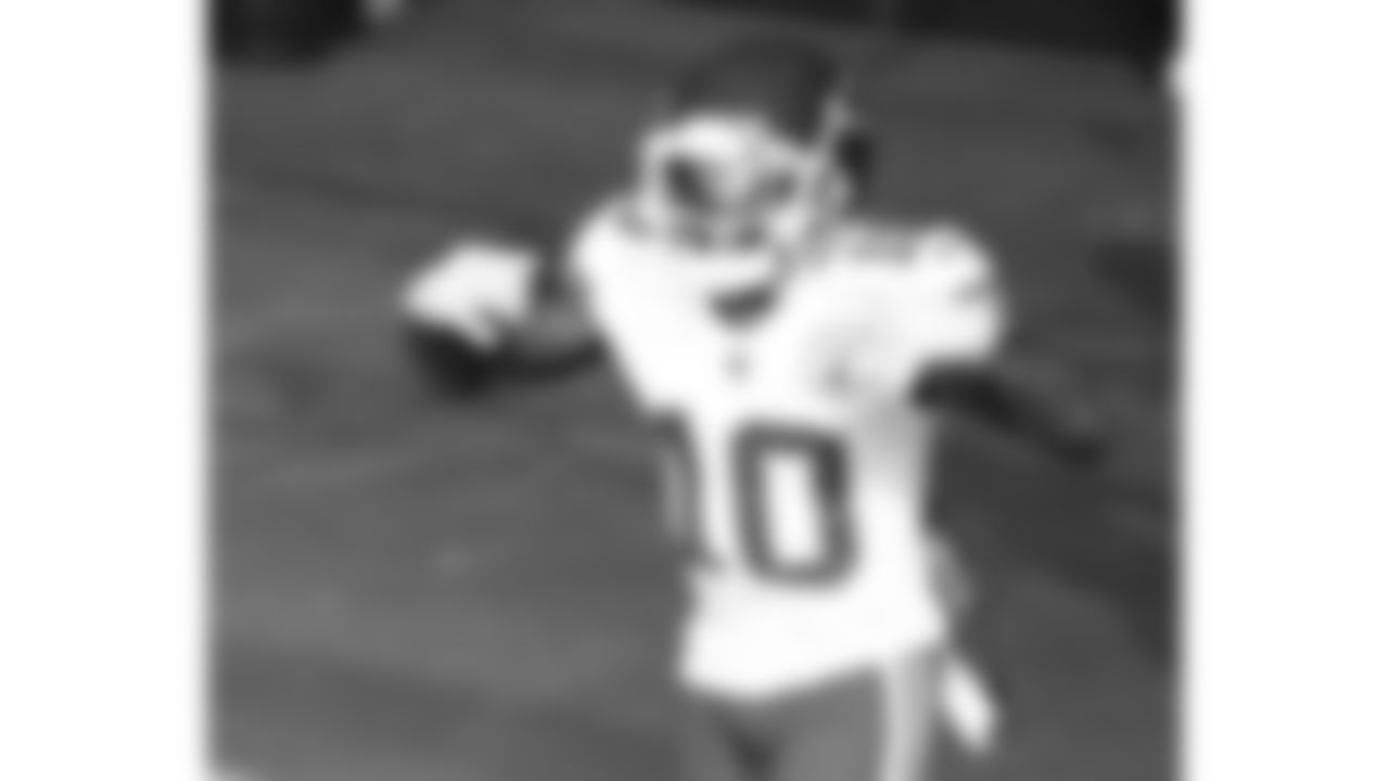 Kansas City Chiefs wide receiver Tyreek Hill (10) during an NFL football game against the Tennessee Titans at Nissan Stadium, Sunday, October 24, 2021 in Nashville