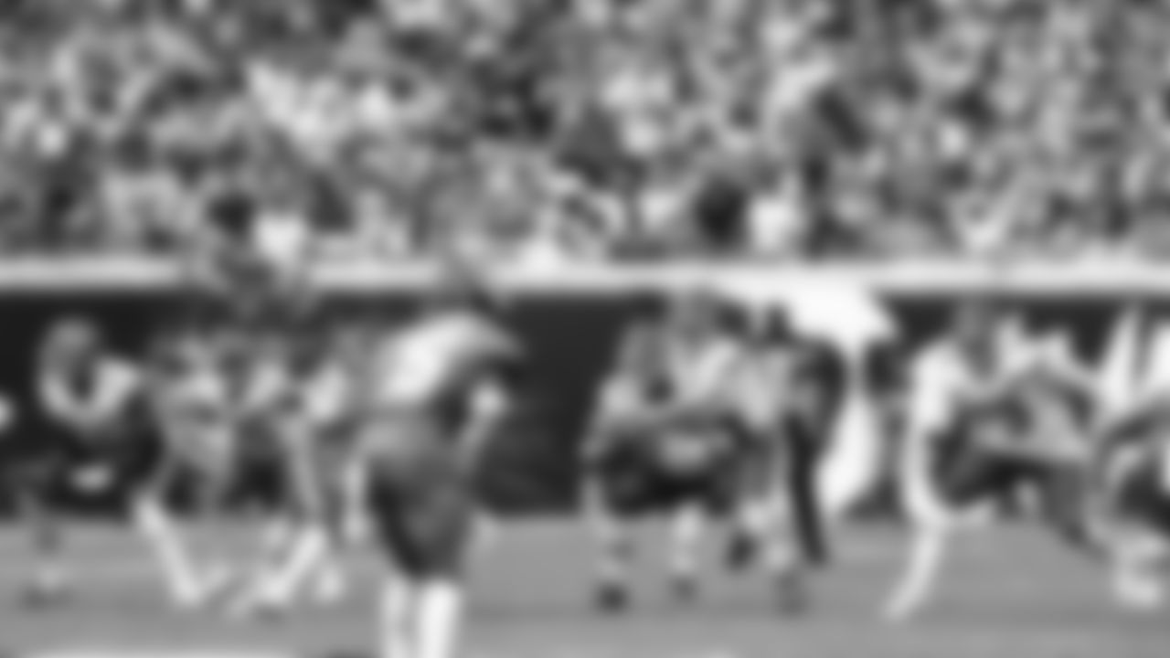 Kansas City Chiefs during the NFL week 2 matchup against the Jacksonville Jaguars at EverBank Stadium in Jacksonville, Florida on September 17, 2023.