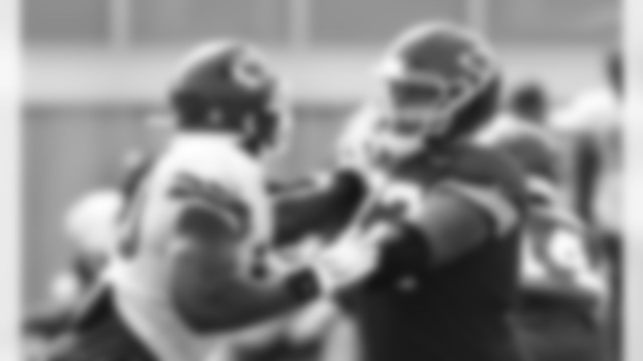 Kansas City Chiefs offensive lineman Eric Fisher (72) during practice at the University of Kansas Health System Training Complex